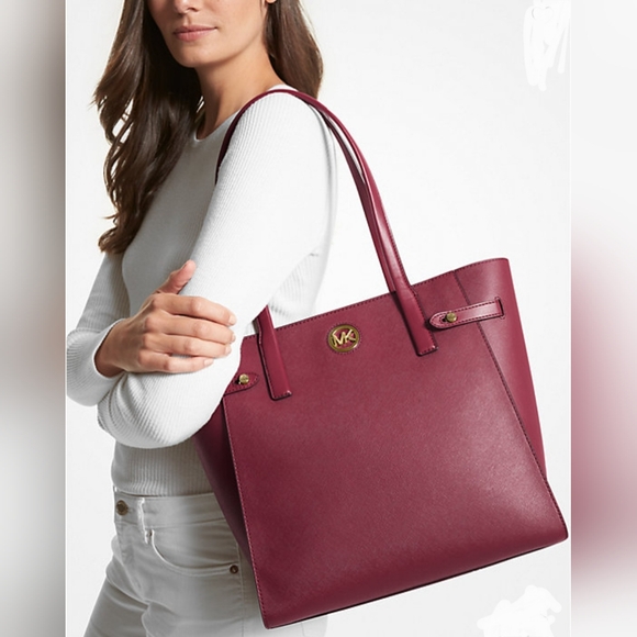 MICHAEL KORS | Carmen Tote Bag | Faux Saffiano Leather | Mulberry - Picture 3 of 14